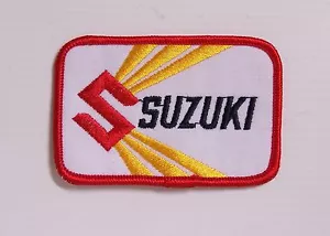 VINTAGE SUZUKI MOTORCYLES EMBROIDERED PATCH WOVEN CLOTH BADGE RACING BIKER NOS - Picture 1 of 1