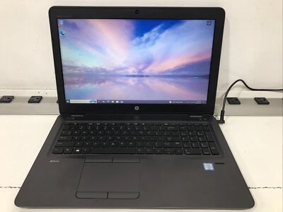 HP Z Book 15u G3 - 15" 1920x1080 - i7-6500U - 8GB - 256GB SSD - Windows 10 Pro Foto 1 de 4