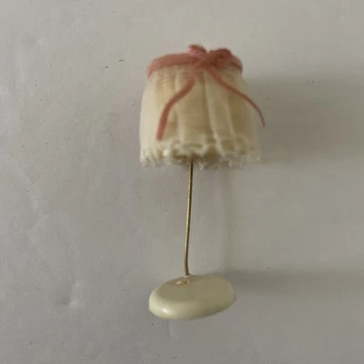 Ideal Petite Princess Fantasy Dollhouse Furniture Pink Bow White Bedroom Lamp - Image 1 of 2