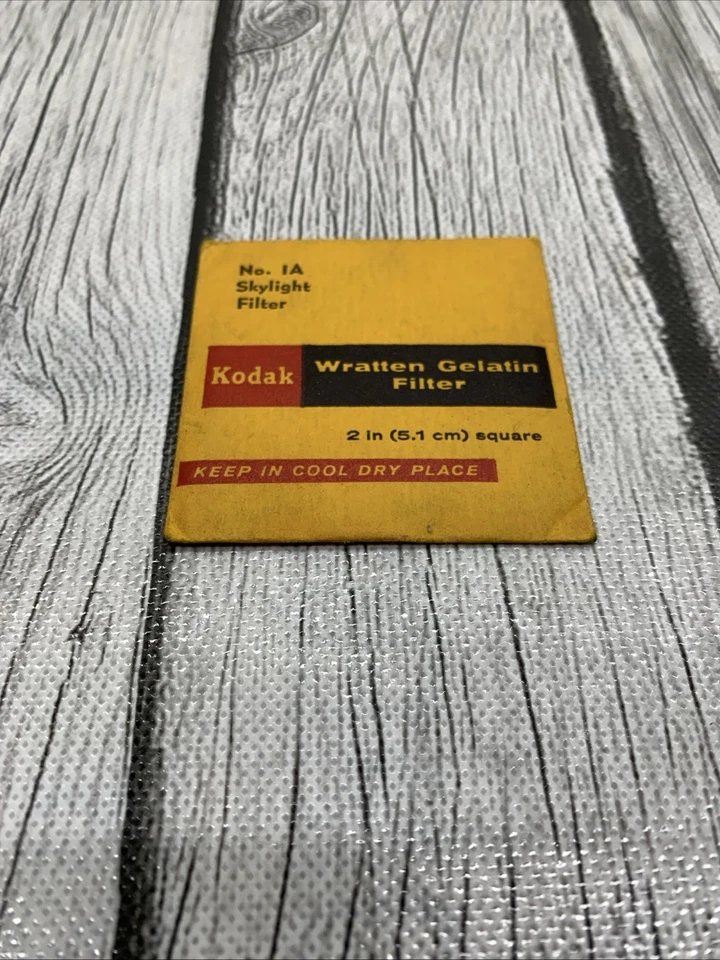 Kodak WRATTEN 1A SKYLIGHT FILTER 2X2 - Image 1 of 4
