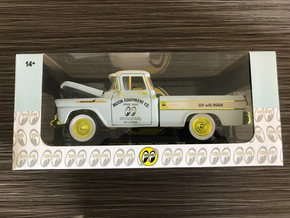 2018 M2 1 24 1958 Chevrolet Apache Stepside Comp Cams Pickup Diecast
