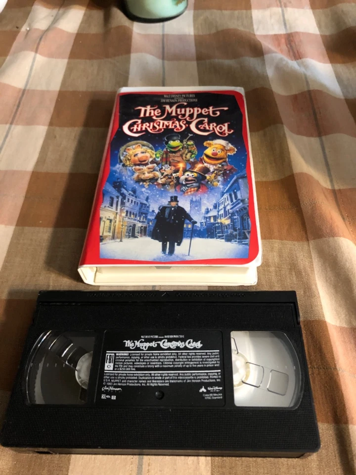 Видеокассета The Muppet Christmas Carol 1993 фильм Disney раскладушка Джим Хенсон - Изображение 1 из 1