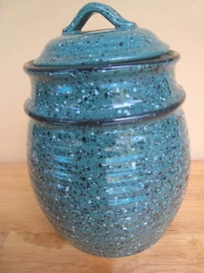 Bote de cocina Granito Jay Imports verde aguamarina blanco y negro motas acanaladas - Imagen 1 de 1