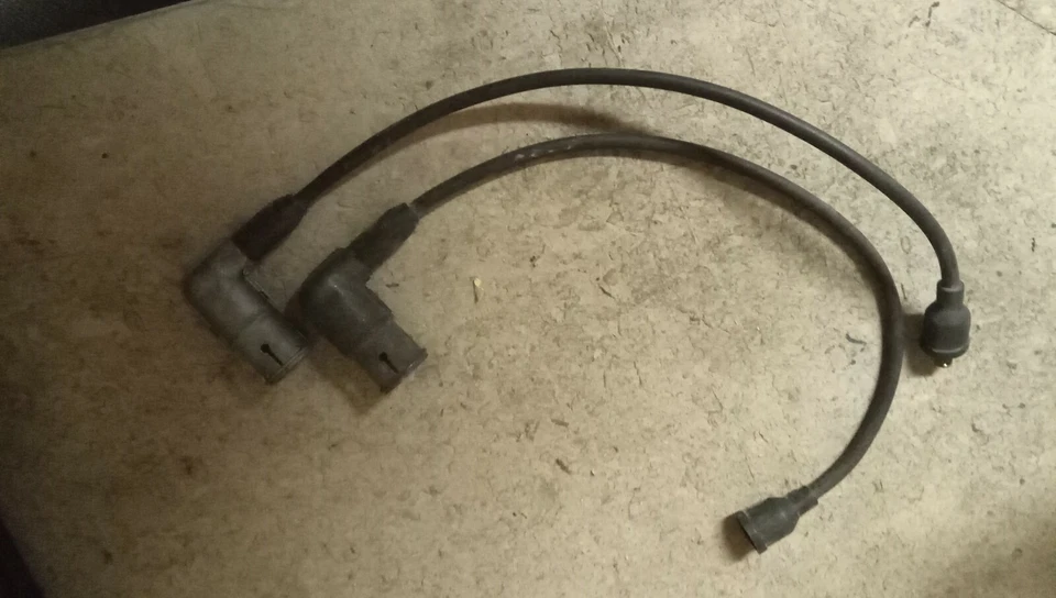 BMW R65 R80 R100 Kerzenstecker Bosch mit Kabel - Bild 1 von 1