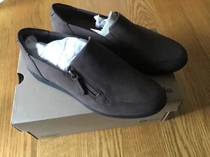 Clarks Womens Tamzen Zip Nubuck taupe Size 9 Wide…Brand New in Box!!!! - Picture 1 of 5