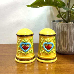 Vintage Salz und Pfefferstreuer 70er Jahre goldgelb mit blauem Herz TA-19 - Bild 1 von 7