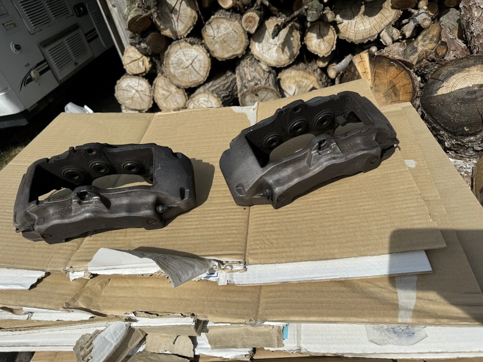 2004-2010 Porsche Cayenne VW Touareg Audi Q7 Brembo 18Z Front Brake Caliper Set - Image 1 of 4