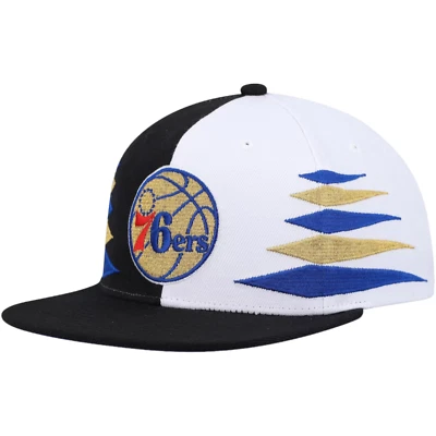 Philadelphia 76ers Mitchell & Ness Corte Diamante Blanco y Negro Snapback Sombrero OSFM Foto 1 de 4