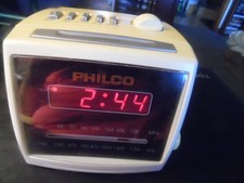 Vintage 555K Philco Cube Alarm Clock with Am/Fm Radio white/ivory