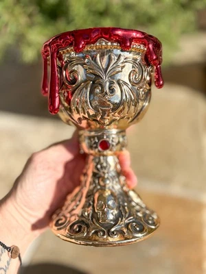 Soporte para pedestal de velas Bath & Body Works cáliz dorado goteo de sangre decoración de Halloween Foto 1 de 4