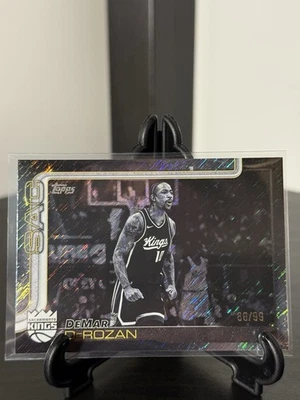 Baloncesto Topps 2025 Demar Derozan - ¡Exclusivo de Target Blackout/99! Kings Foto 1 de 4
