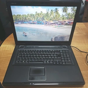 Workstation Notebook Asus X71 - Foto 1 di 11