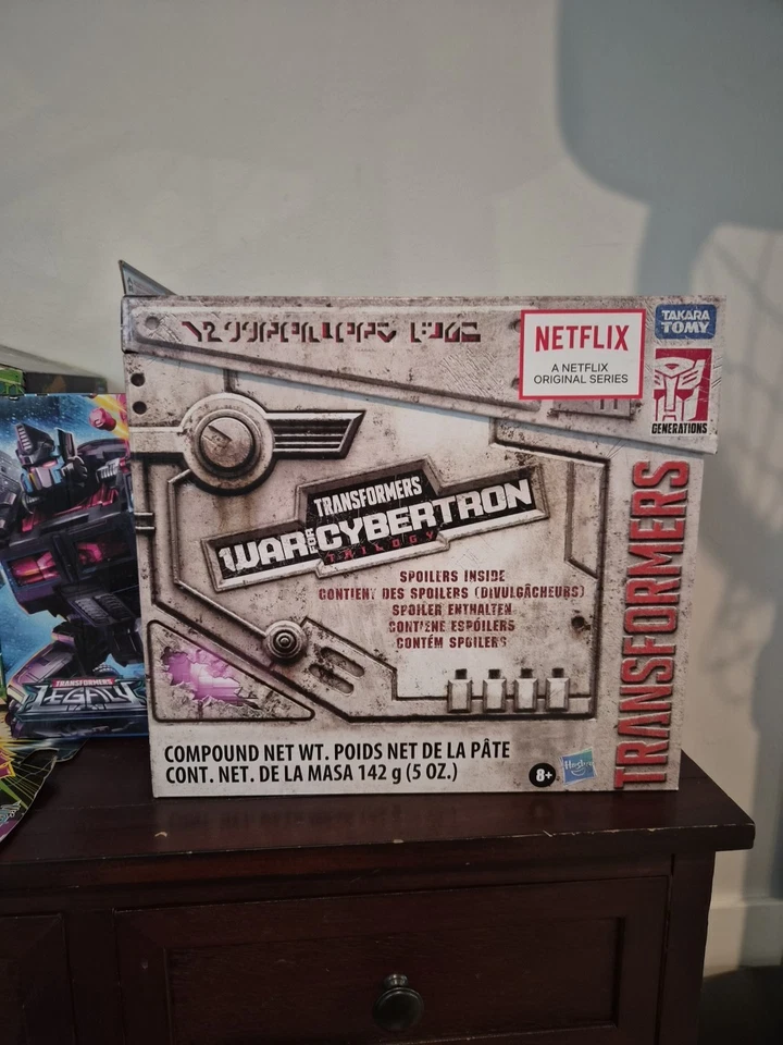 TRANSFORMERS War for Cybertron Series Ultra Magnus Spoiler Pack Netflix (NUEVO) Foto 1 de 2