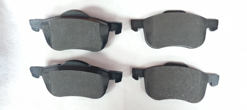 JUEGO PASTILLAS FRENO DISCO DELANTERO T1579 PARA VOLVO V70/XC/II/Mk S80 XC90 XC70/S60 2.0L Foto 1 de 4