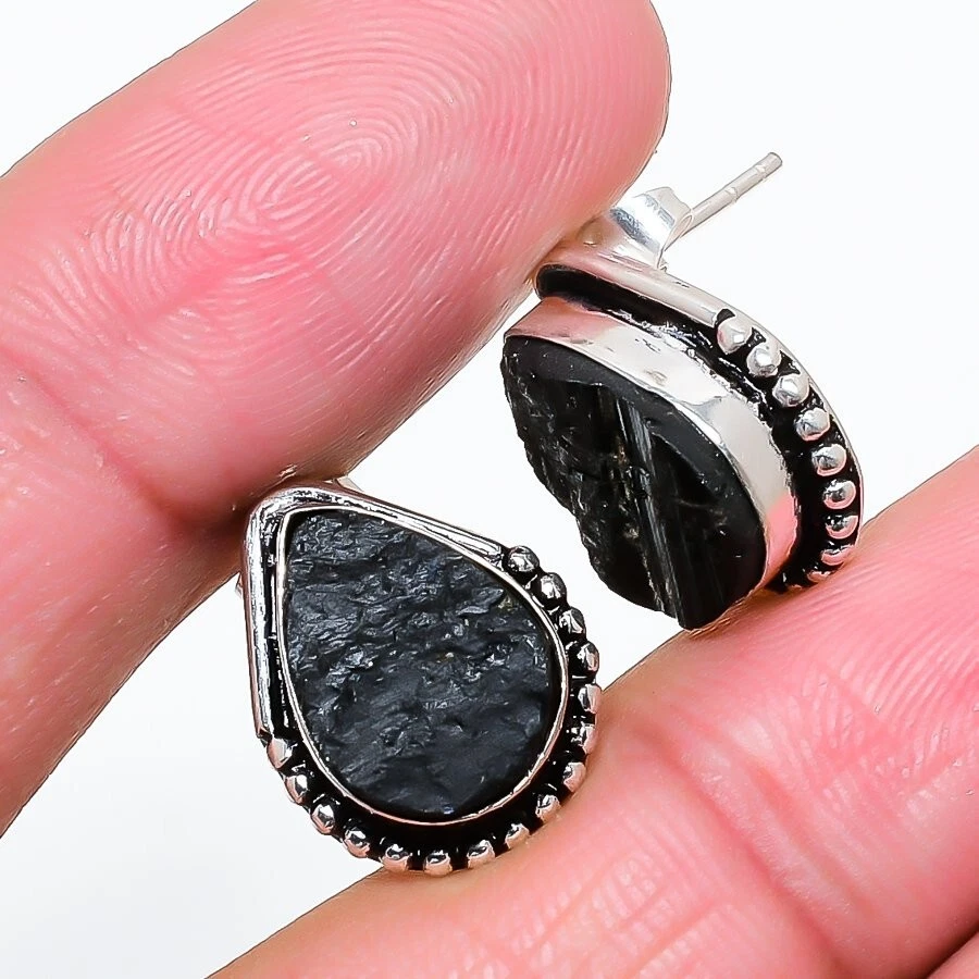 碧玺宝石 手工制作 925 纯银珠宝耳钉 尺寸 0.75 — 第 1/1 张图片