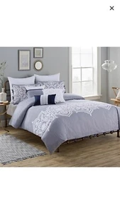 Royal Heritage Home Chelsea Twin Duvet Cover Set Blue/White 2 Pcs NEW - Picture 1 of 3
