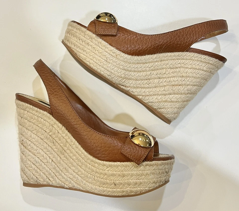 Sandalia de cuña Louis Vuitton talla 39/9 Santal cuero coñac LV zapatos Foto 1 de 4