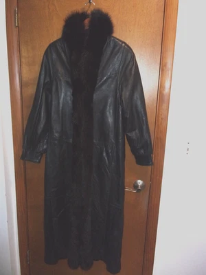 Damselle Women's Medium Leather Coat Real Fox Trim lightly insulated, very soft - Image 1 of 4