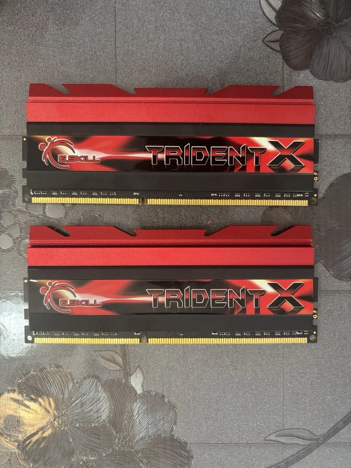 G.Skill PC3-19200 16 GB (x2) DIMM 2400 MHz DDR3 SDRAM Memory (F3-2400C10D-16GTX) - Image 1 of 3