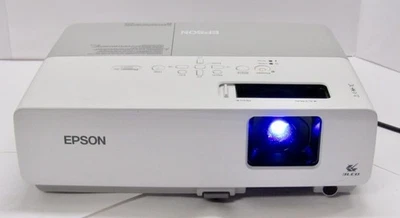 Epson PowerLite 822+ 3LCD Projector 2600 ANSI 400:1 Tested ~1600 Hours - Image 1 of 4