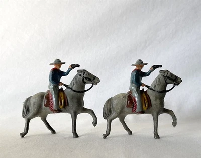 2 Juguetes Vintage Plomo Media Luna Soldado American Wild West Vaquero a Caballo #531 Foto 1 de 4