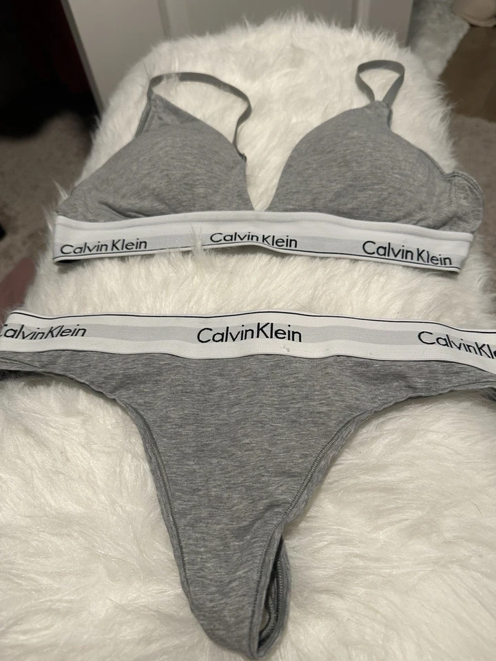 Conjunto de bikini triangular para mujer Calvin Klein cintura baja, logotipo elástico, talla L Foto 1 de 1