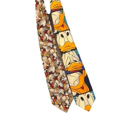 Lote Vintage de 2 Gravatas Masculinas Disney Novidade Mickey Mouse e Pato Donald - Imagem 1 de 4