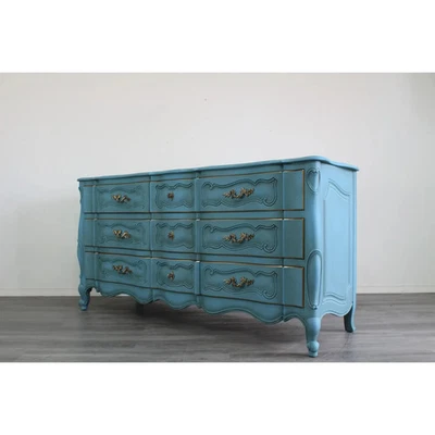 Cómoda Provincial Francesa Años 70 Azul Claro de Nueve Cajones, Cómoda Francesa Foto 1 de 3