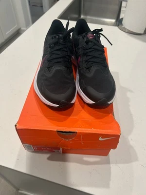 Tenis para mujer Nike Zoom Winflo 8 CW3421, Air Zoom parte inferior zapatos para correr en carretera Foto 1 de 4