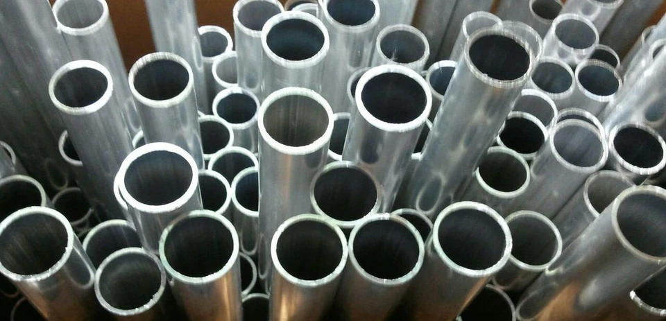 Aluminum Round Tubing 1-1/8" OD x .065" x 36" Long NEW - 1.125" Outside Diameter - Image 1 of 1