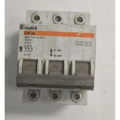 Interrupteur auto 63A type U 40°C 380V 415V Multi 9 C63H 6000A IEC P1 - Photo 1/4