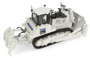 UNIVERSAL HOBBIES, Toro KOMATSU D155 AX-7 - Versione bianca, 1/50,  UH8159 - Foto 1 di 2