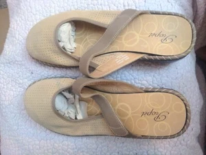 Propet Womens Pansy Beige 11 WWWW Slip on Clog Shoes - Picture 1 of 5