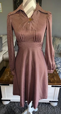 Vestido Mod Vintage Años 60 70 Marrón Rayas Cuello Daga Foto 1 de 4