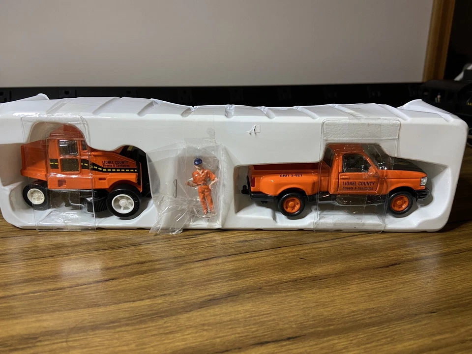 Eastwood Automobilia Lionel County Streets & Sanitation Vehicles 3 PC Set