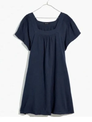Vestido para mujer MADEWELL talla pequeña azul marino mariposa gasa hilada por la luz cuello cuadrado Foto 1 de 4