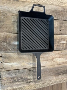 Bobby Flay 10" Square Cast Iron Griddle Skillet - Picture 1 of 3