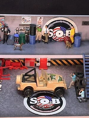 Jeep CJ7 1981 militar bronceado camuflaje 1:64 diecast usado excelente estado Hot Wheels Foto 1 de 4