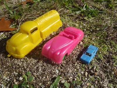 Пластиковые игрушечные автомобили лот из 3: бензиновый грузовик/Jaguar 120or140 1950-е/Pontiac IS c винтажный - Изображение 1 из 4