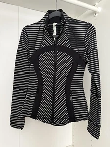 EUC Lululemon Define Jacket Size 4 Parallel Stripe Black White Flattering Fit - Picture 1 of 5