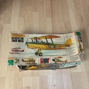 Matchbox 1/32 De Havilland DH-82A/C Tiger Moth - squished box - appears complete - Picture 1 of 3