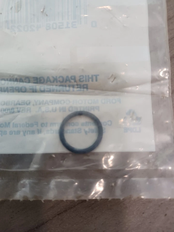 Верхнее уплотнение трубки конденсатора/компрессора/линейного испарителя кондиционера 1W1Z19E889GB - Изображение 1 из 1