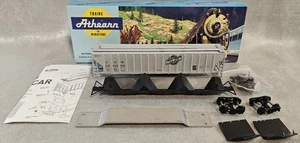 Athearn HO Scale Chicago North Western 54' Ribside Covered Hopper CNW 190091 - Picture 1 of 4