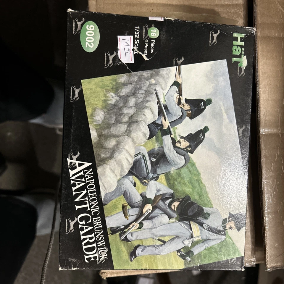 HaT 1/32 9002 Napoleónico Brunswick Avant Garde ¡precio más bajo!! Foto 1 de 1