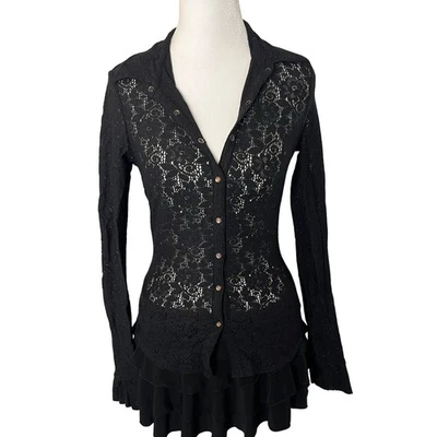 Bebe 黑色蕾丝透明纽扣长袖衬衫上衣女式 XS 荷叶边下摆 — 第 1/4 张图片