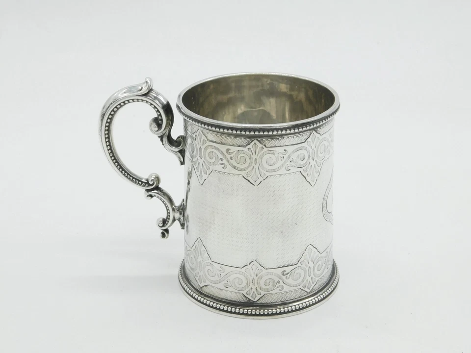 Крещенская кружка викторианской эпохи из чистого серебра с цветочным узором антикварная 1866 г. Лондон - Изображение 1 из 4