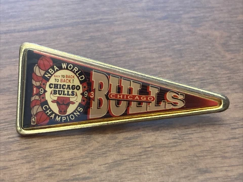 1993 Back-to-Back-to-Back 3-Peat NBA Champions Chicago Bulls Pennant Pin Jordan Cover