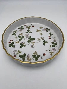 Wedgwood Wild Strawberry Round Baking Tart Pan 8 1/2 England - Picture 1 of 7
