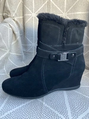 ANNE KLEIN Botines Talla 8M Negro Gamuza Cuero 2.5” Cuña Baja Cálidos ENCAGELADOS Foto 1 de 4