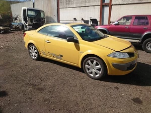 2008 RENAULT MEGANE CC 1.6 PETROL MANUAL spares used wheel nut breaking full car - Picture 1 of 8